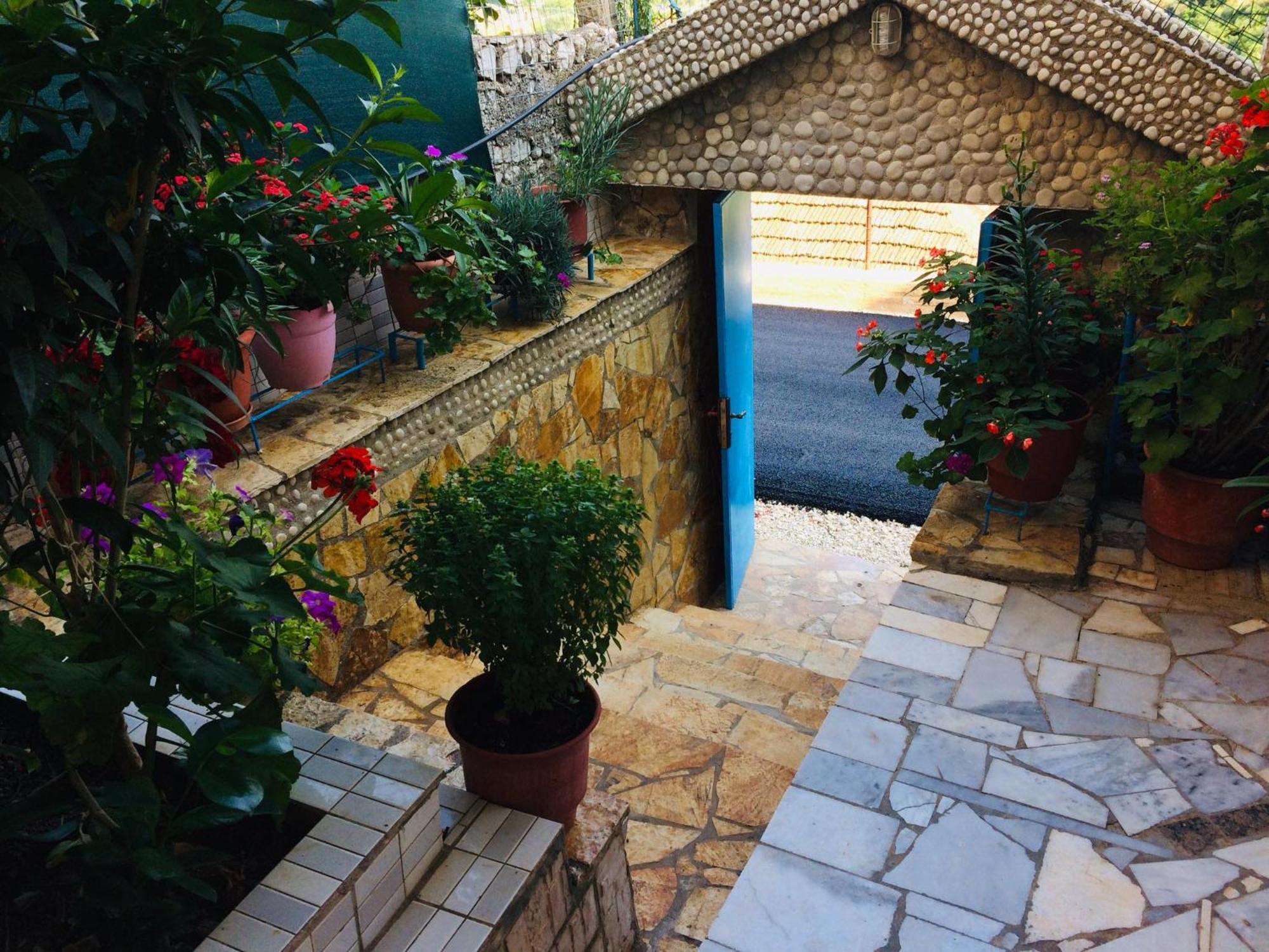 Relaxation Place Hotel Himare Exterior photo